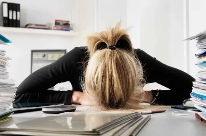 14 Unproductive Things You Do Every Day & NEED TO STOP!